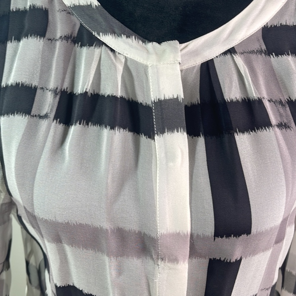 Stripped Blouse - Picture 2 of 4